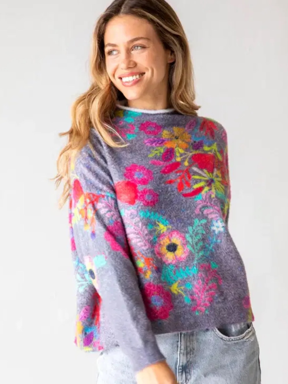 Natural Life Floral Cashmere-Like Fuzzy Pullover Sweater Charcoal XS/S